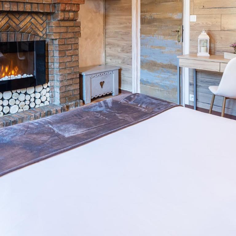 Hotel La Bonne Auberge - Chambre Double - Vue sur Montagne - 10