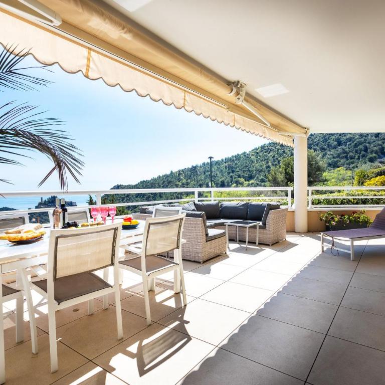 EZE VISTA AP4328 By Riviera Holiday Homes - Apartment with Sea View - 1