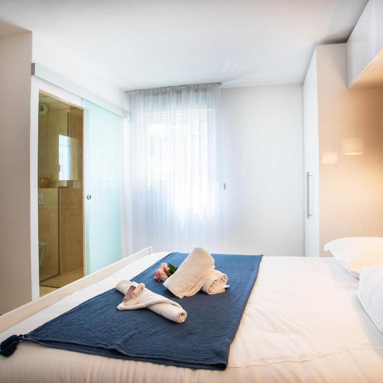EZE VISTA AP4328 By Riviera Holiday Homes - Apartment with Sea View - 17