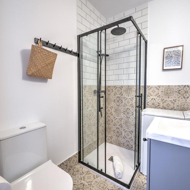 Newly renovated apartment in Nerja with huge pool - Apartamento de 2 dormitorios - 13