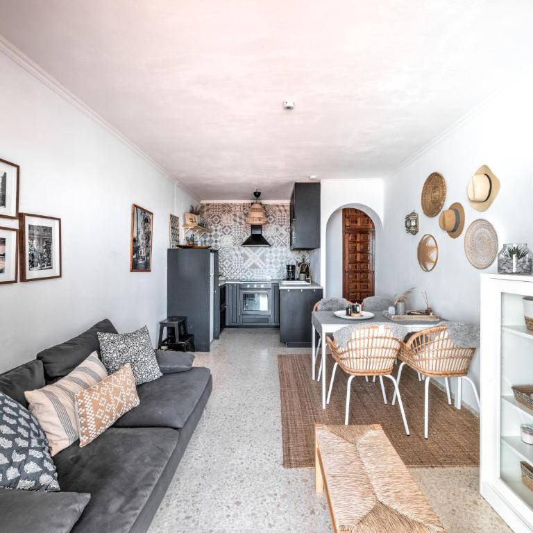 Newly renovated apartment in Nerja with huge pool - Apartamento de 2 dormitorios - 14
