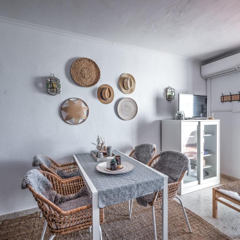 Newly renovated apartment in Nerja with huge pool - Apartamento de 2 dormitorios - 19