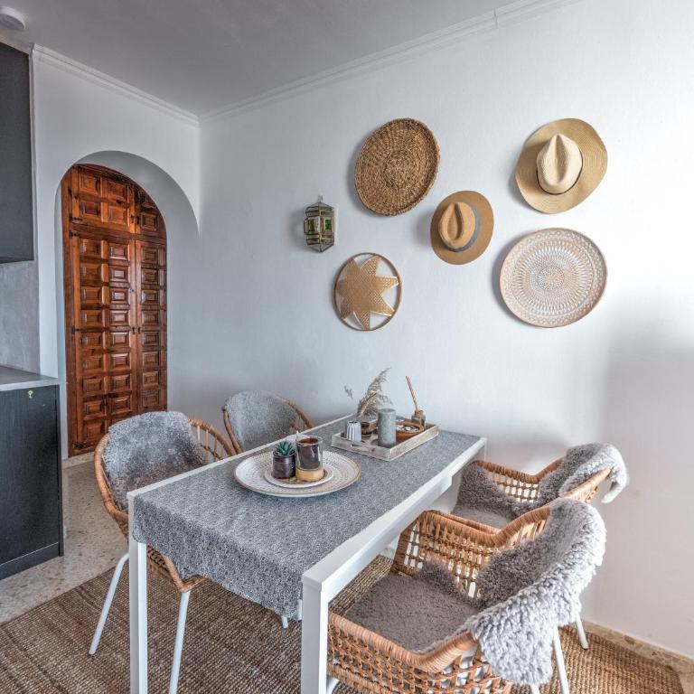 Newly renovated apartment in Nerja with huge pool - Apartamento de 2 dormitorios - 20