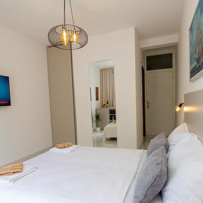 Marco Polo - One-Bedroom Apartment - 6