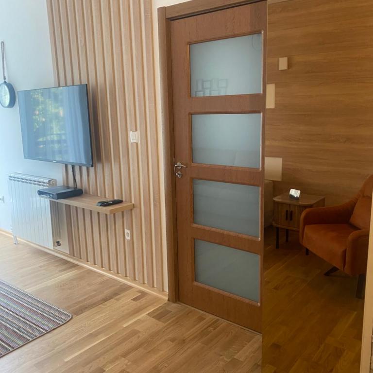 Zlatni dar - One-Bedroom Apartment - 19