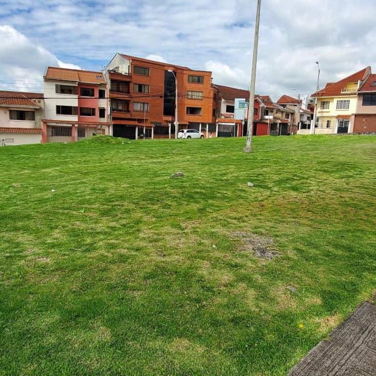 Departamento en Cuenca, 3 Habitaciones y parqueo gratis - Apartamento de 3 dormitorios - 3