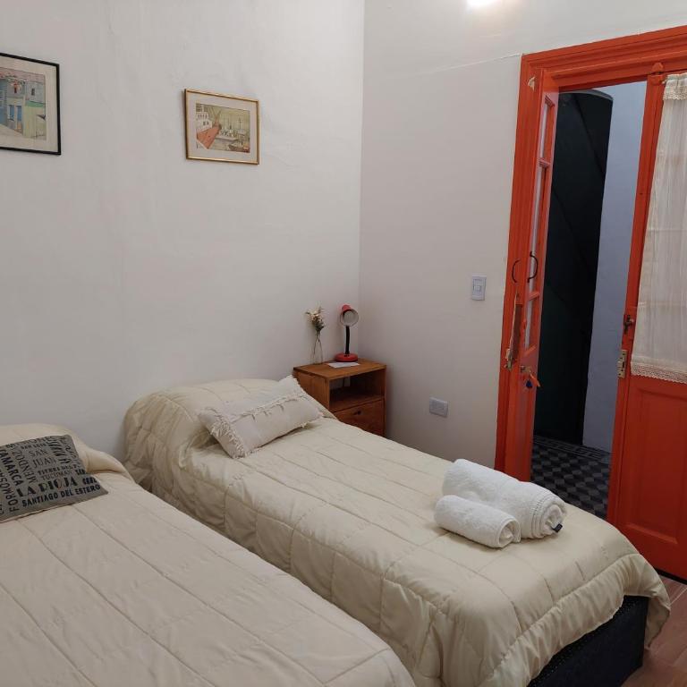 Aristobulo - Habitación Doble con baño privado - 2 camas - 3