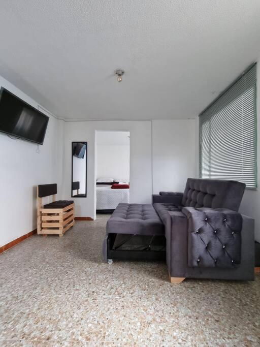 Aparta estudio bonito, independiente bien ubicado - Apartamento de 1 dormitorio - 1