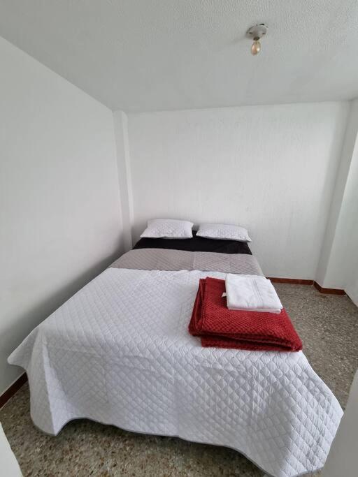 Aparta estudio bonito, independiente bien ubicado - Apartamento de 1 dormitorio - 7
