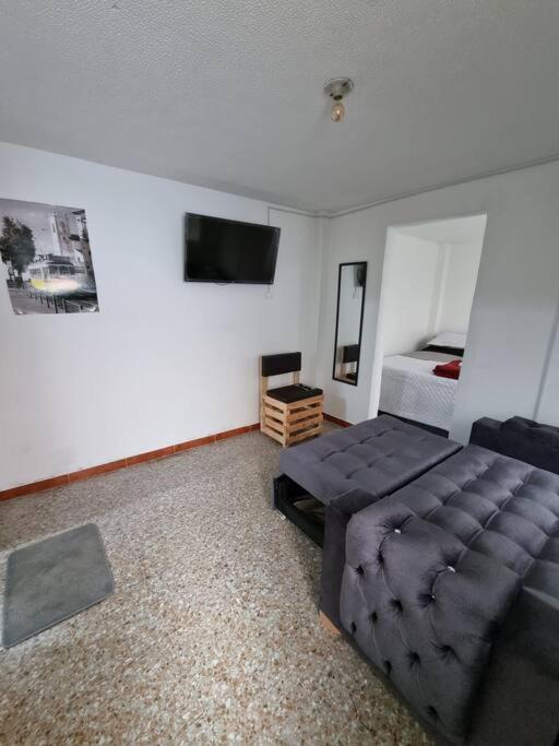 Aparta estudio bonito, independiente bien ubicado - Apartamento de 1 dormitorio - 23