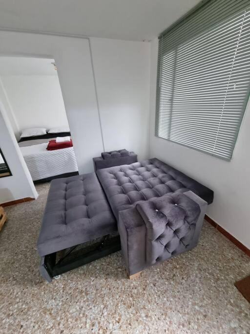 Aparta estudio bonito, independiente bien ubicado - Apartamento de 1 dormitorio - 30