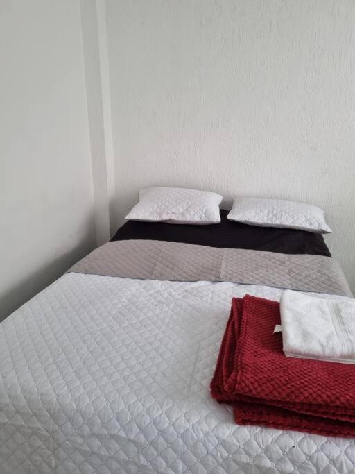 Aparta estudio bonito, independiente bien ubicado - Apartamento de 1 dormitorio - 31