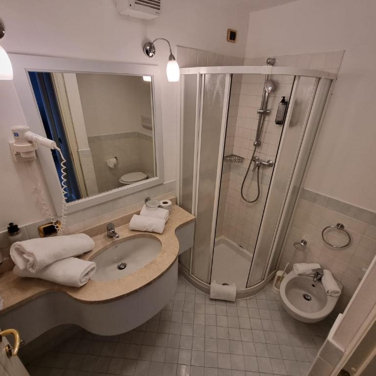 Le Terrazze sul Lago Hotel & Residence - Double Room with Terrace - 3