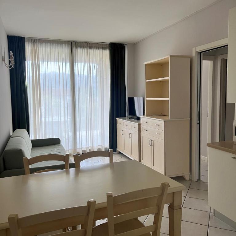 Le Terrazze sul Lago Hotel & Residence - Standard Two-Bedroom Suite with Terrace - 3