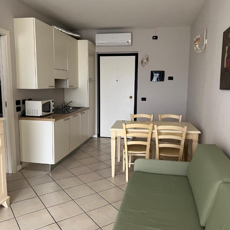 Le Terrazze sul Lago Hotel & Residence - Family Room with Terrace - 8