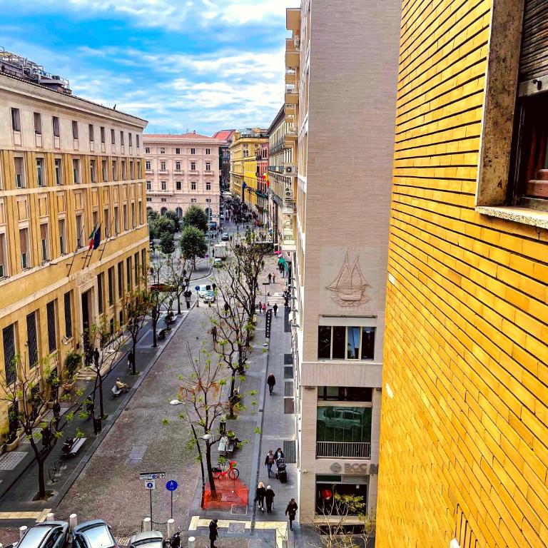 SILIA HOUSE Napoli Centro - Double Room with Balcony - 8