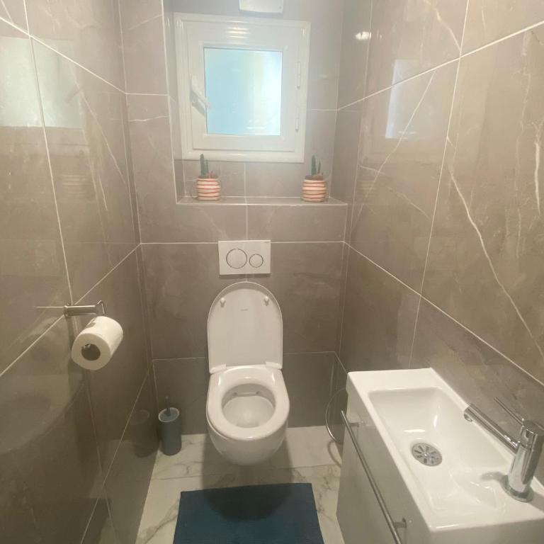 3 Pièces climatisé en rez de jardin avec piscine - Appartement 2 Chambres - 17
