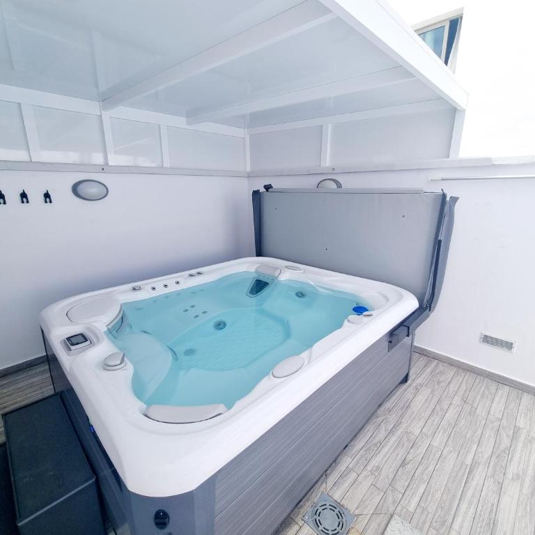 Luxury Villa Zen - Three-Bedroom Villa - 2