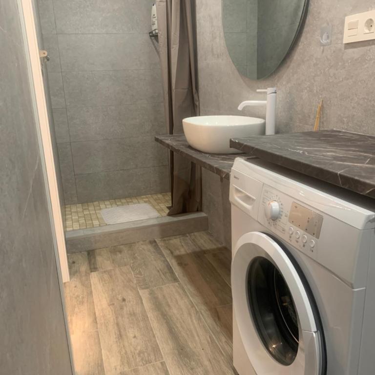 Apartamento blanco y negro en el centro - Apartamento de 1 dormitorio - 17