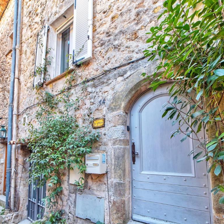 TOWNHOUSE MOUGINS in the old village, fantastic view, sea and mountains - Maison 3 Chambres - 2