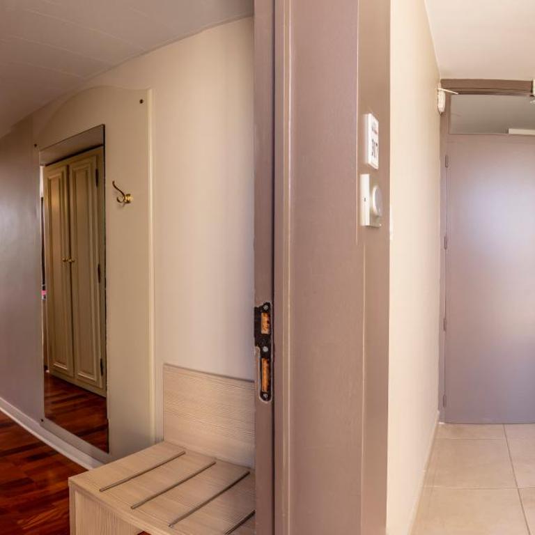 Hôtel Les Trois Roses, Meylan Grenoble - Suite Communicante - 7