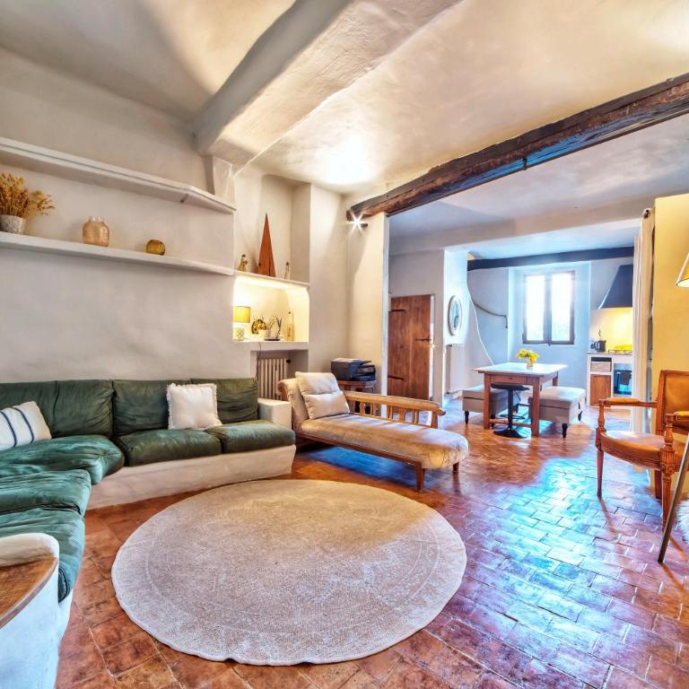 TOWNHOUSE MOUGINS in the old village, fantastic view, sea and mountains - Maison 3 Chambres - 3