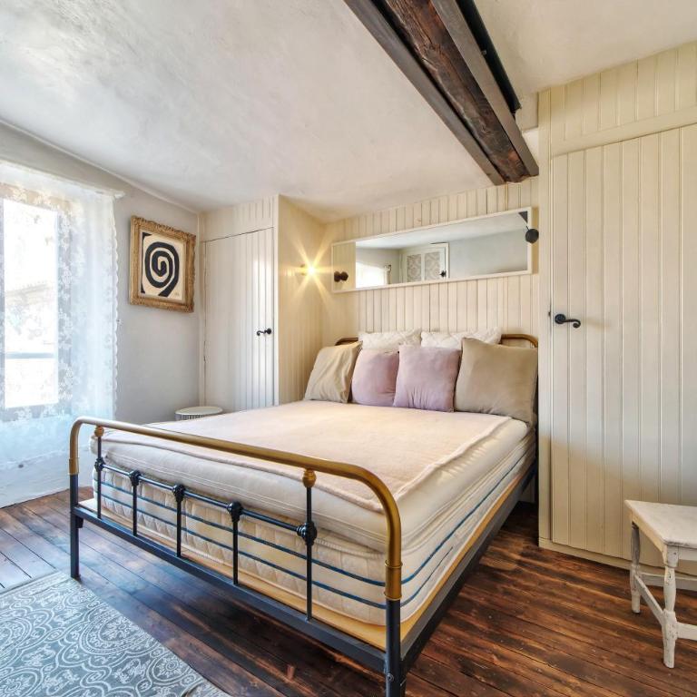 TOWNHOUSE MOUGINS in the old village, fantastic view, sea and mountains - Maison 3 Chambres - 6