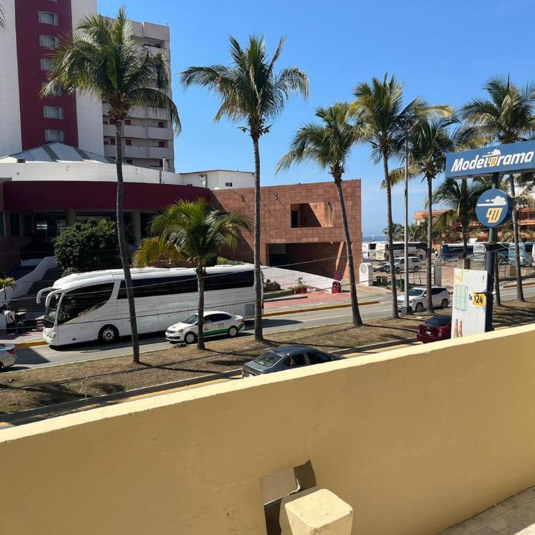 Zona Dorada - Playa Frente - Departamento #1 - Three-Bedroom Apartment - 3