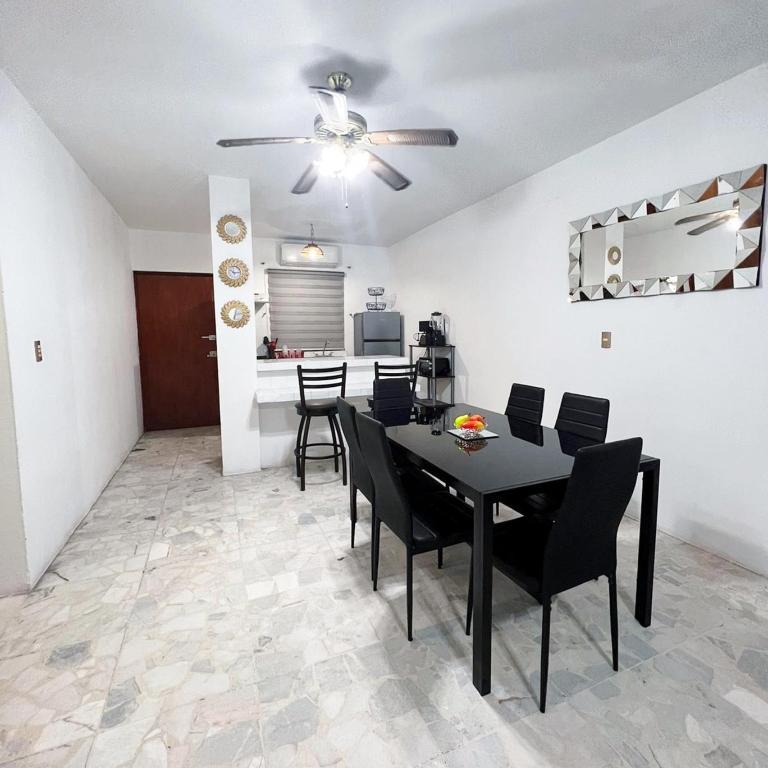 Zona Dorada - Playa Frente - Departamento #1 - Three-Bedroom Apartment - 9