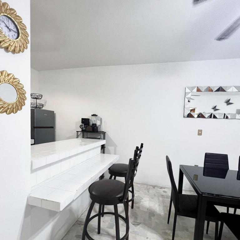 Zona Dorada - Playa Frente - Departamento #1 - Three-Bedroom Apartment - 15