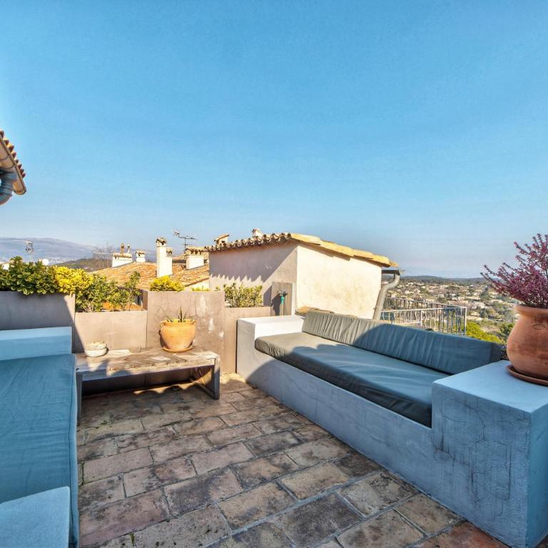 TOWNHOUSE MOUGINS in the old village, fantastic view, sea and mountains - Maison 3 Chambres - 16