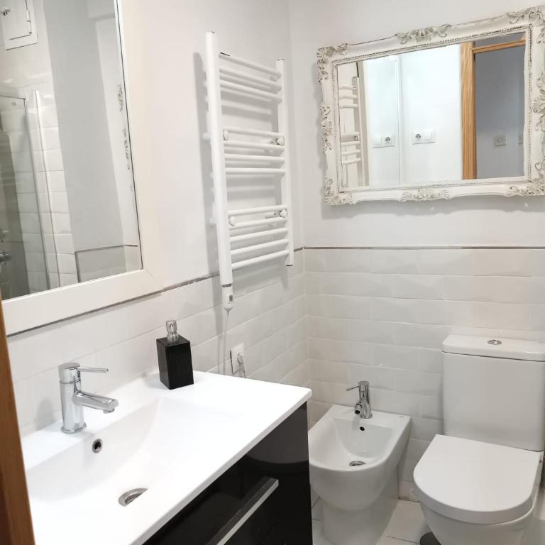Un lugar agradable en Málaga - Three-Bedroom Apartment - 17