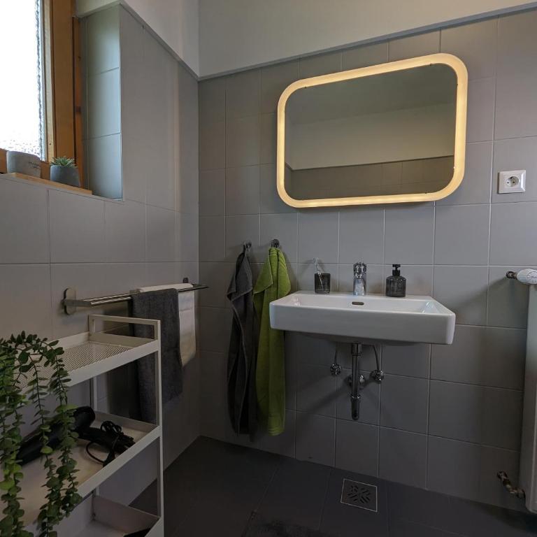 Angerpartments-Sonnige große Wohnung mit Balkon und kostenlosen Parkplatz - Apartment mit 2 Schlafzimmern - 5