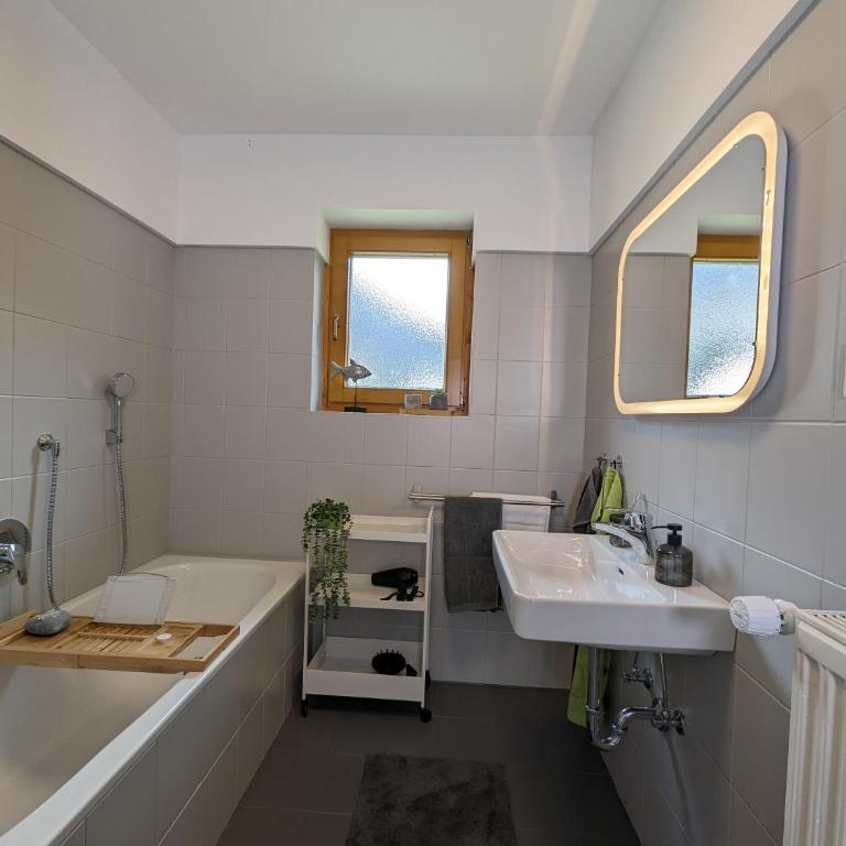 Angerpartments-Sonnige große Wohnung mit Balkon und kostenlosen Parkplatz - Apartment mit 2 Schlafzimmern - 12