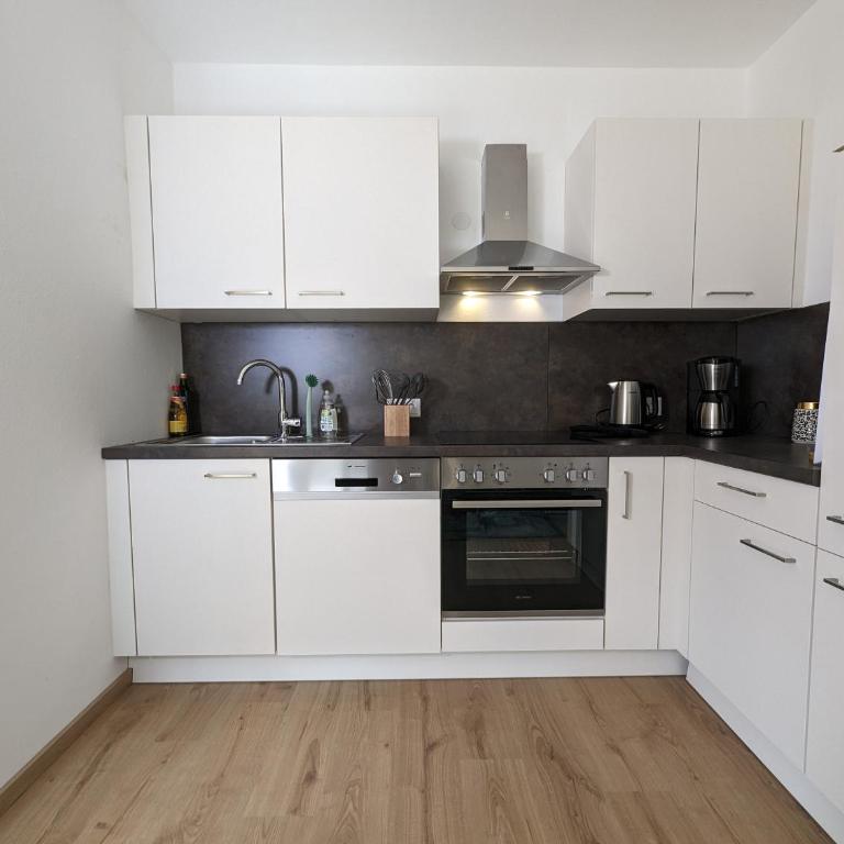 Angerpartments-Sonnige große Wohnung mit Balkon und kostenlosen Parkplatz - Apartment mit 2 Schlafzimmern - 21