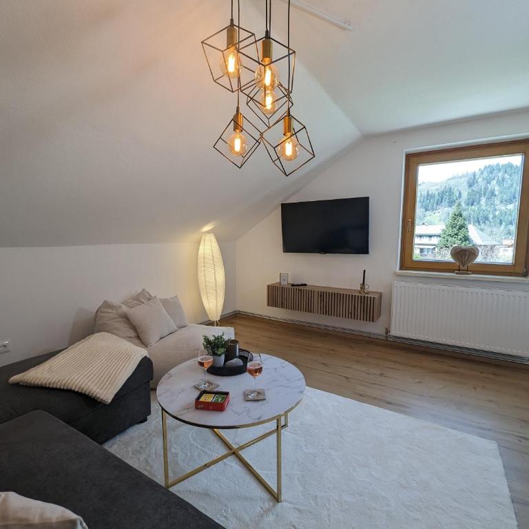 Angerpartments-Sonnige große Wohnung mit Balkon und kostenlosen Parkplatz - Apartment mit 3 Schlafzimmern - 8