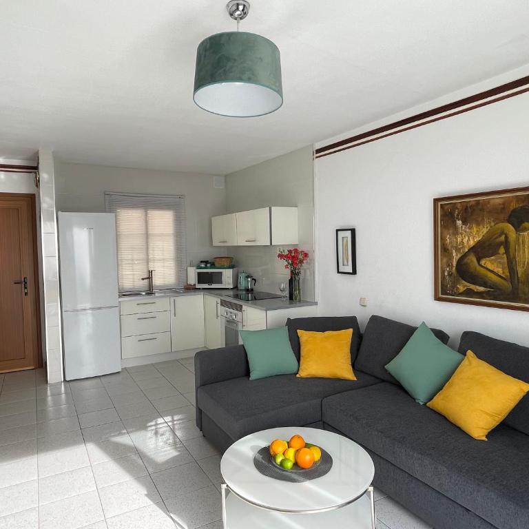 ISLAND VIEW - One-Bedroom Apartment - 8