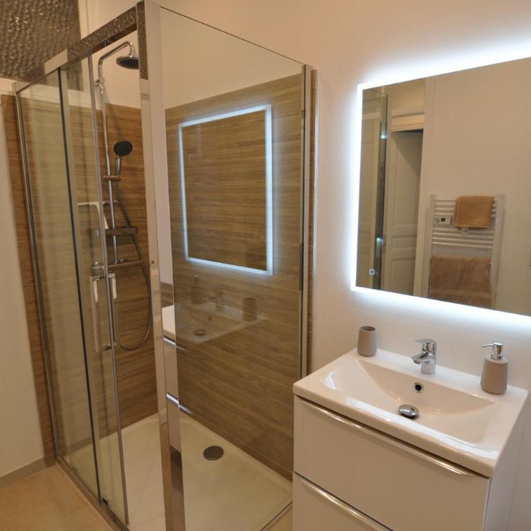 Palais Albert -2-Bedroom Apartment -Ponteil Beach -StayInAntibes - Apartamento de 2 dormitorios - 12