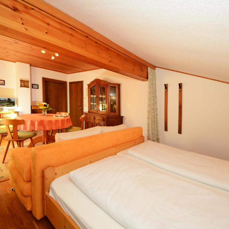 Pension Mozart - Studio mit Doppelbett und Schlafsofa - 2