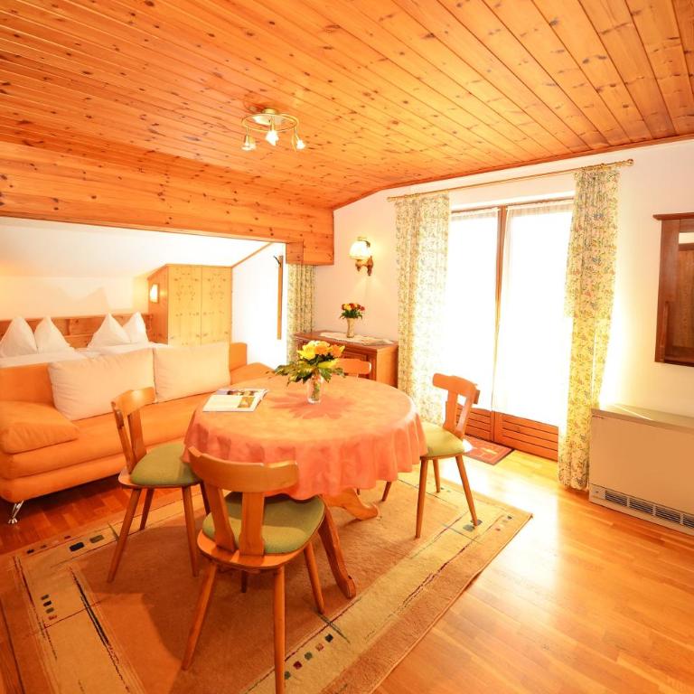 Pension Mozart - Studio mit Doppelbett und Schlafsofa - 3