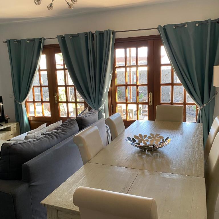 Villa Tropicana - Three-Bedroom Villa - 12