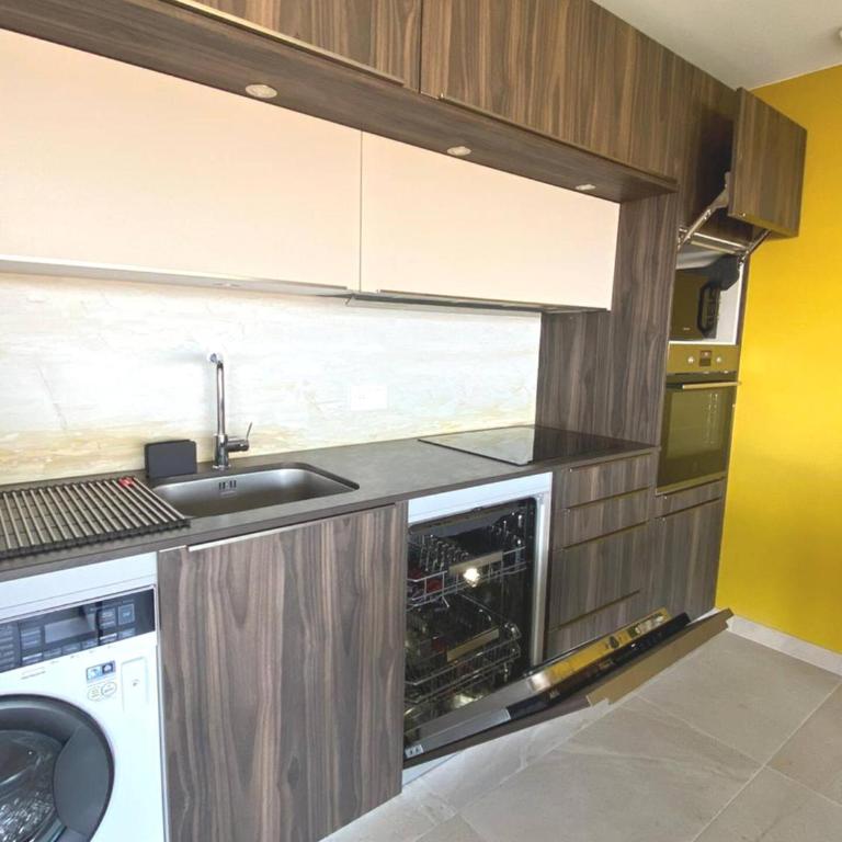 Superbe T4 -Vue Mer- Tout Confort Refait à Neuf! - Appartement 3 Chambres - 18