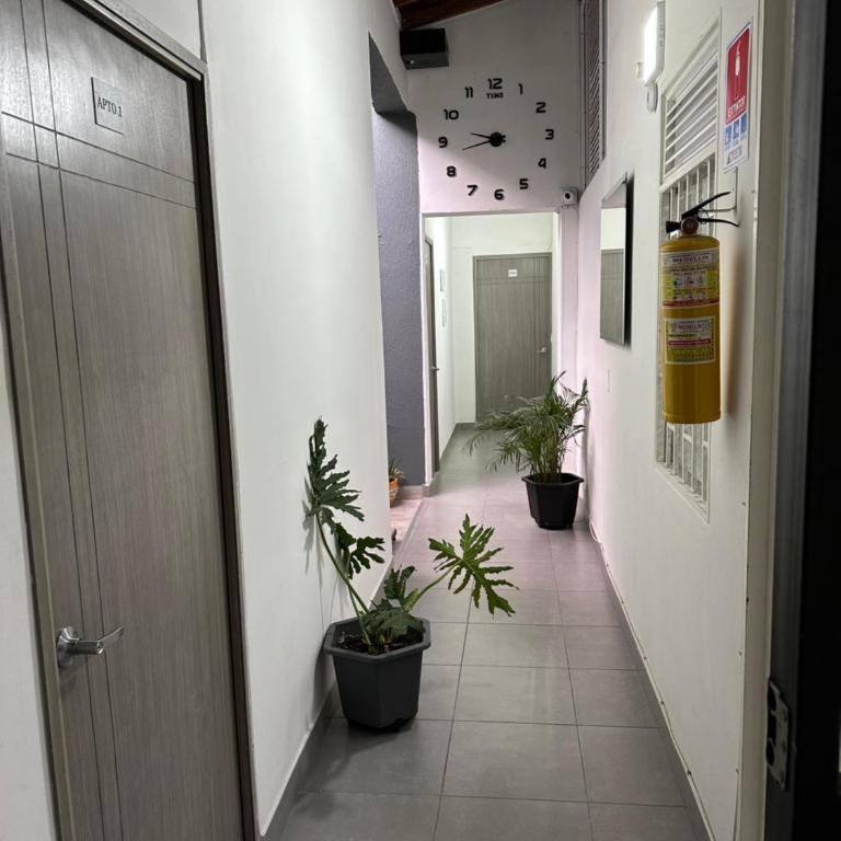 Aparta estudio amoblado 4 Medellín, San Joaquín - Apartamento de 1 dormitorio - 9