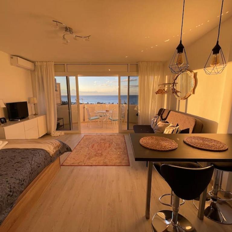 GOLDEN HOUR Beachfront apartment Marbella - One-Bedroom Apartment - 15
