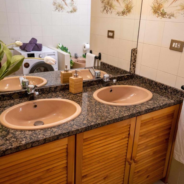 Deusto. Piso + wifi internet T. V. y garaje - Three-Bedroom Apartment - 18