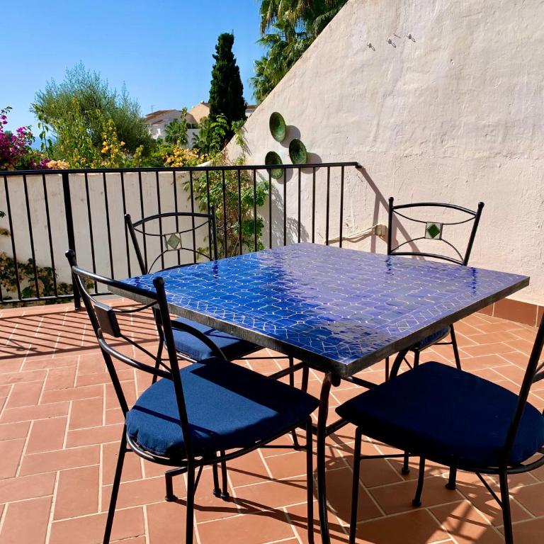 Casa con terraza y hermoso jardín comunal - Casa de 2 dormitorios - 13