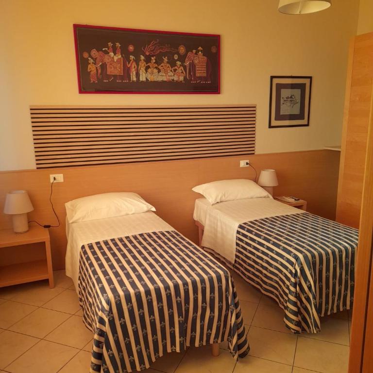 vasco rent rooms - Ampia Camera Matrimoniale/Doppia con Letti Singoli - 1