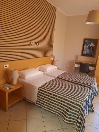 vasco rent rooms - Ampia Camera Matrimoniale/Doppia con Letti Singoli - 2
