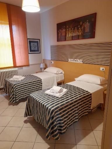 vasco rent rooms - Ampia Camera Matrimoniale/Doppia con Letti Singoli - 2