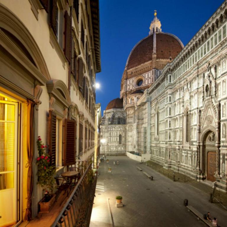Granduomo Charming Accomodation - Appartamento Deluxe con Balcone e Vista Duomo (2 Adulti) - 1